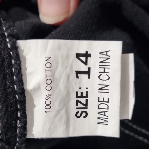 Used denim, black pinafore, size 14 with pockets, 90s style. - Picture 9 of 9